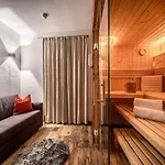 Family Escape In The Alps * Neukirchen am Großvenediger