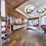 Family Escape In The Alps Neukirchen am Großvenediger