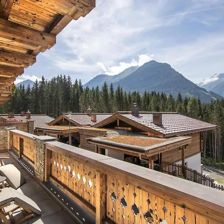 Family Escape In The Alps 샬레 *