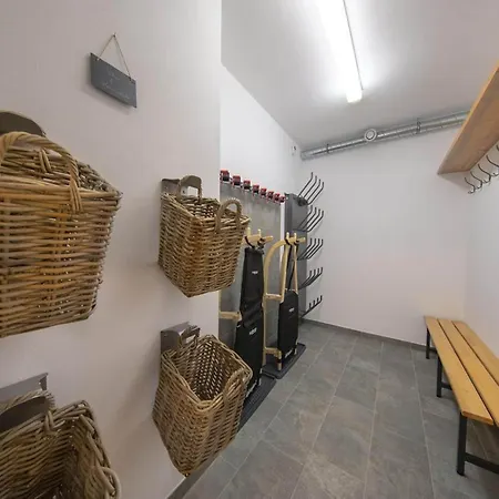 Family Escape In The Alps 샬레 *