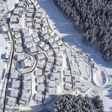 Family Escape In The Alps 샬레 *